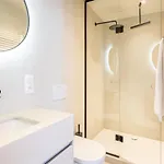 Renovated In The Heart Of Vibrant Apartmán Gent