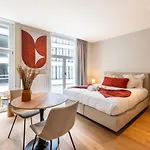 Renovated In The Heart Of Vibrant *