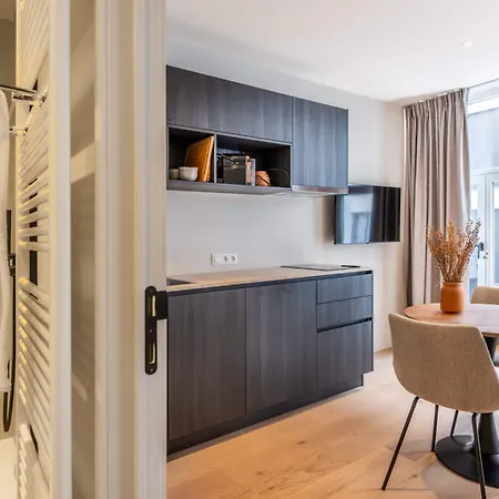 Huswell - Renovated In The Heart Of Vibrant Appartement