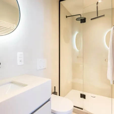 Renovated In The Heart Of Vibrant شقة خنت
