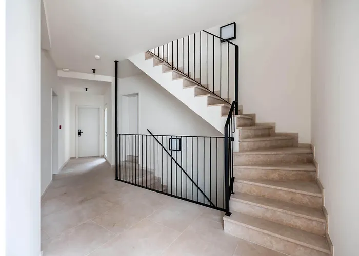 Huswell - Renovated In The Heart Of Vibrant Апартаменты